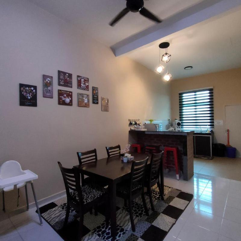 D'Q Putra Homestay Melaka Exterior photo